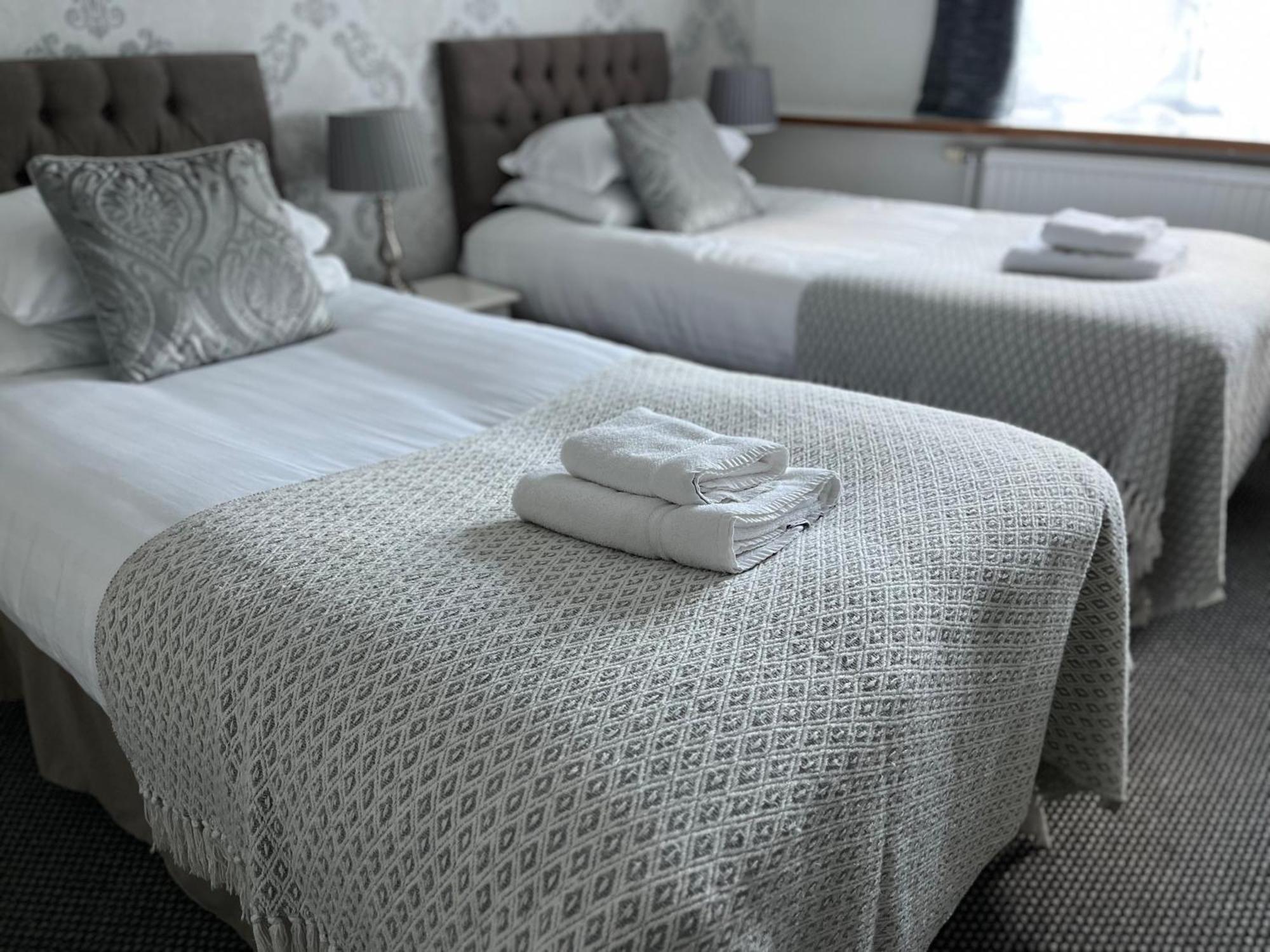 The Paddocks Hotel Симъндс Ят Екстериор снимка