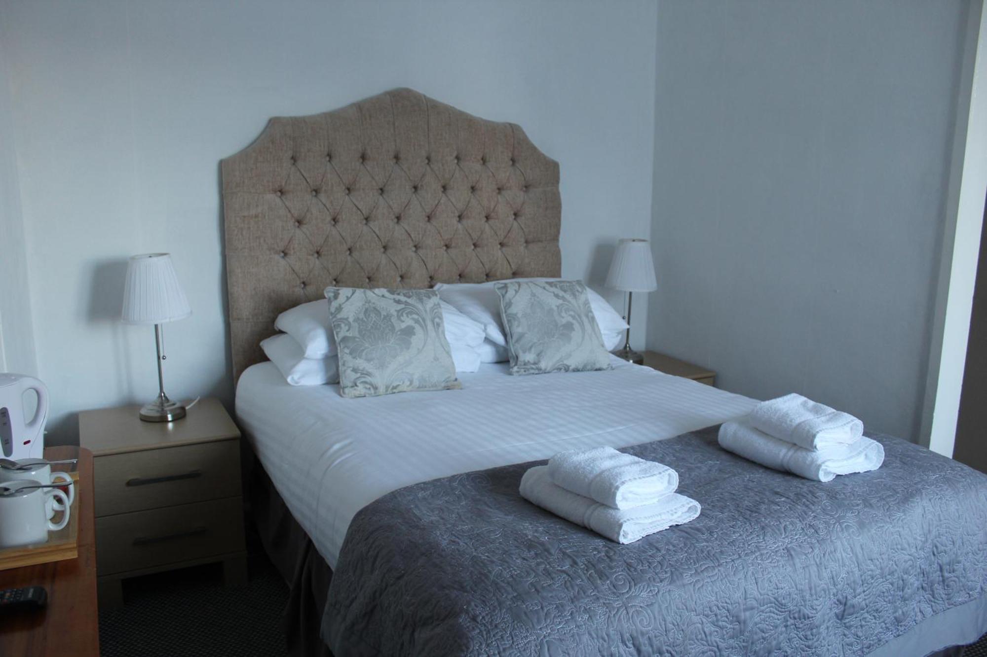 The Paddocks Hotel Симъндс Ят Екстериор снимка