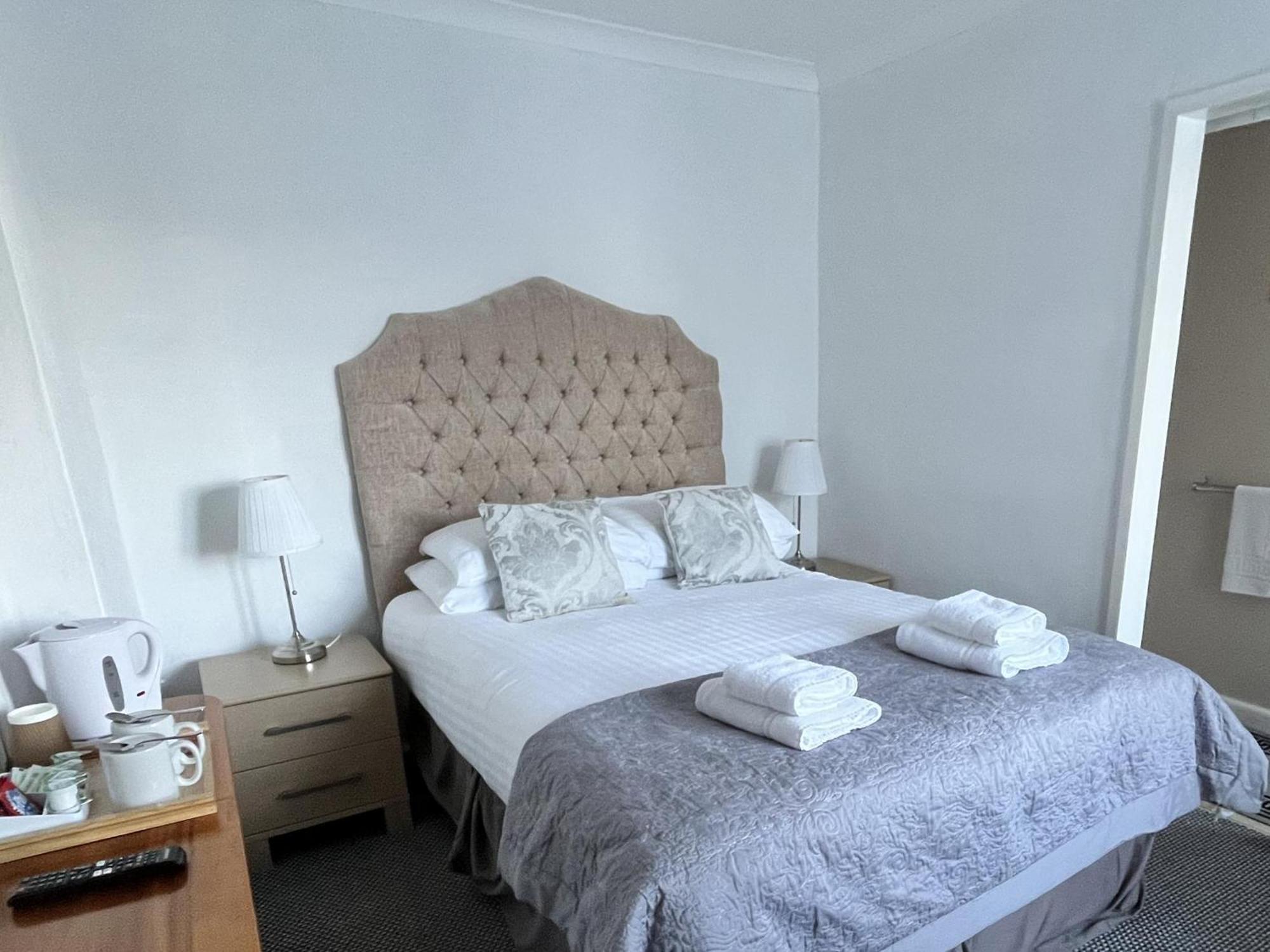 The Paddocks Hotel Симъндс Ят Екстериор снимка