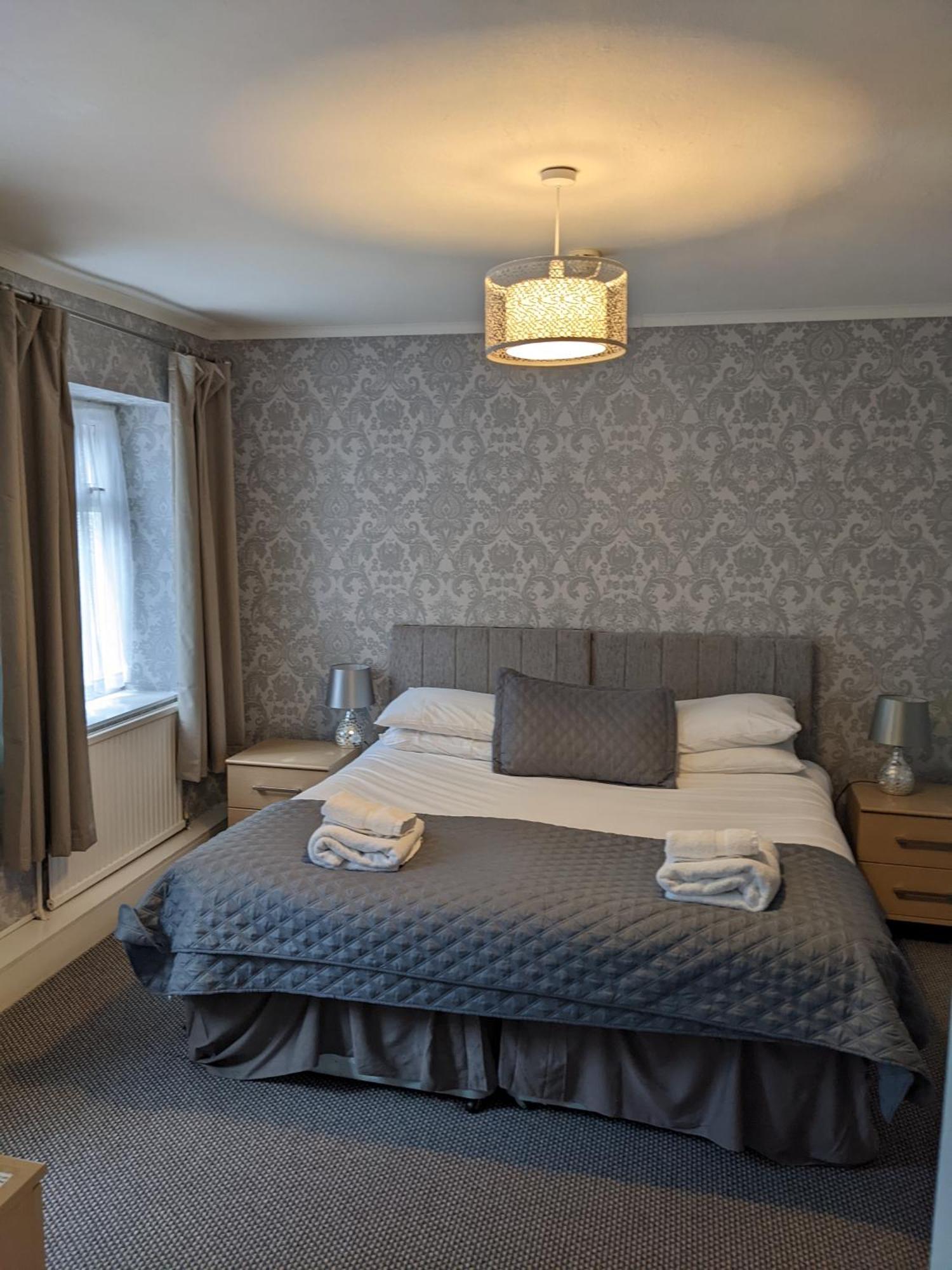 The Paddocks Hotel Симъндс Ят Екстериор снимка